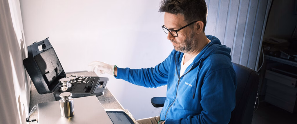 In addition to the equipment, Tamtron also supplies scale calibrations if necessary.
